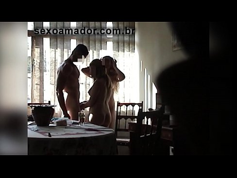 ❤️ Seksualni prijatelji pozivaju džinovskog muškarca i trojku s njim ☑ Porno kod nas ☑